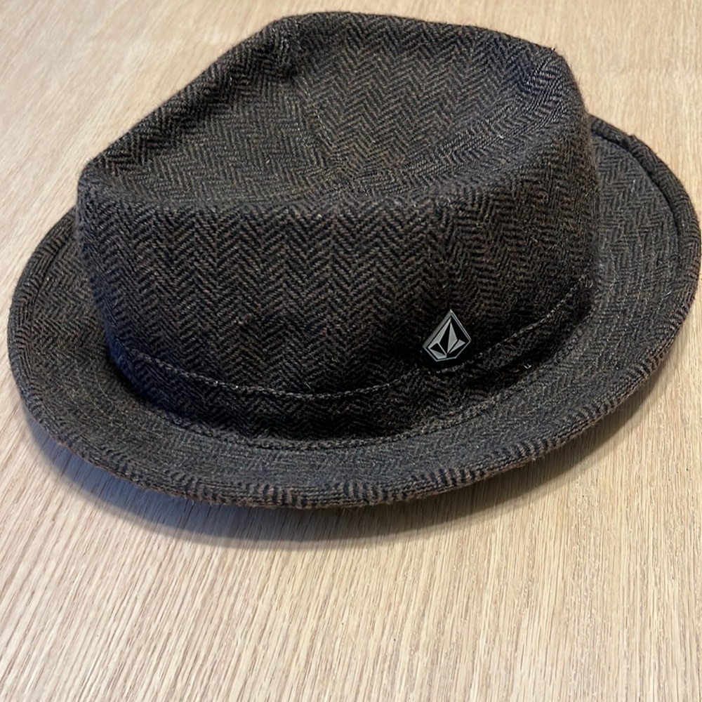 Volcom Tweed Fedora, pre-owned, like new, Size Small, Dark Brown/Black color